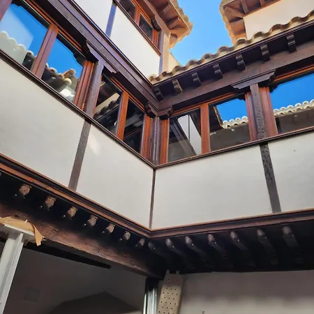 Apartmán T4 De Dos En Centro *